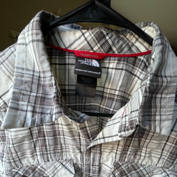 The North Face Hiking Active‎ Outdoor Plaid Short Sleeve Shirt Men's Medium. - Picture 2 of 5